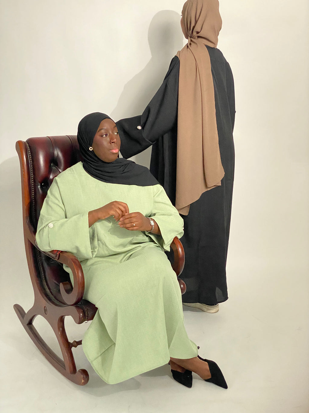Abaya Linh